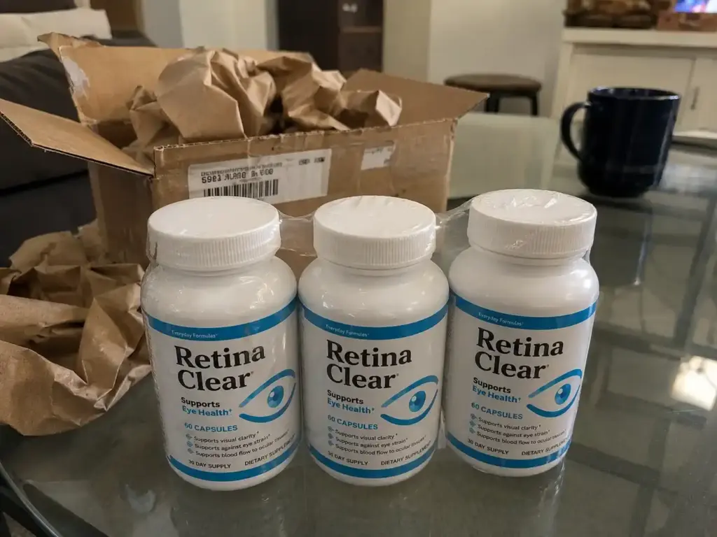 Retina Clear unboxing with three supplement bottles