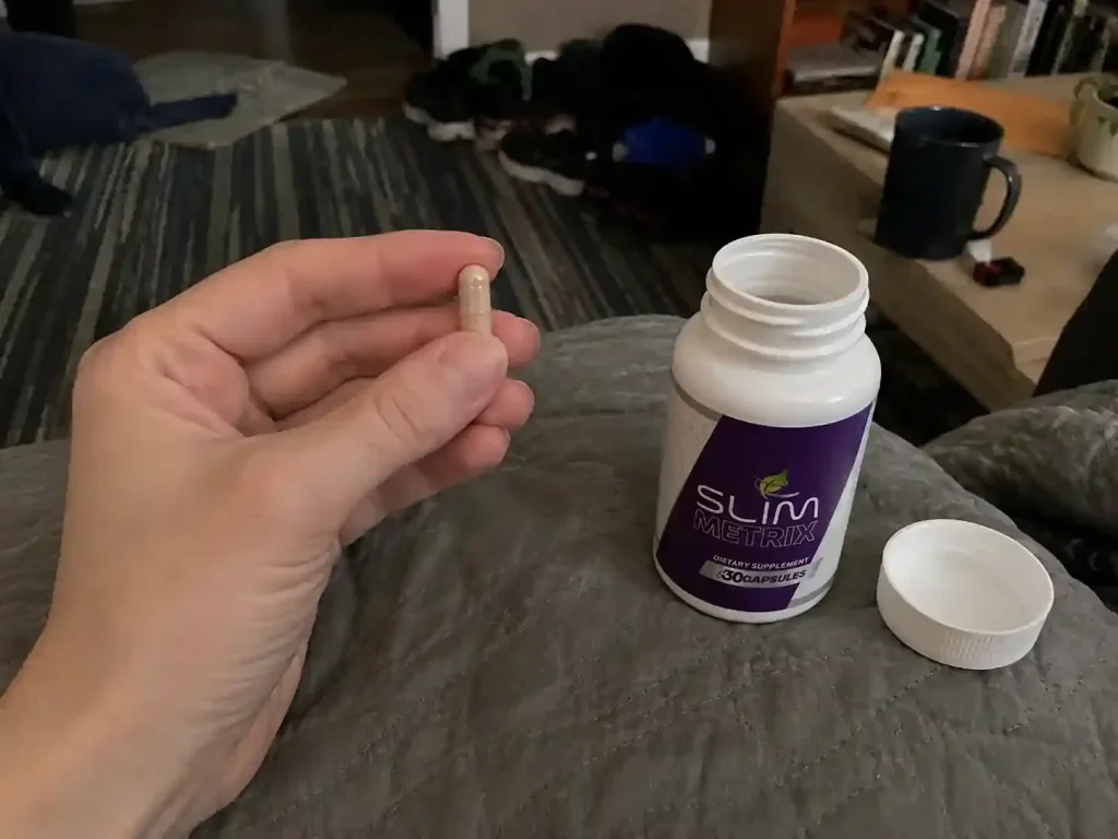 SlimMetrix capsule with bottle
