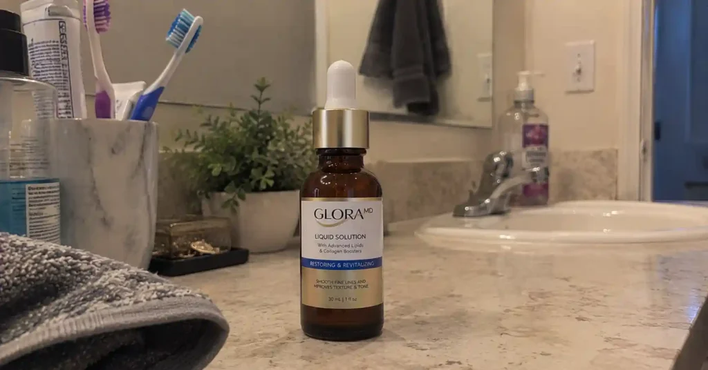 GloraMD face lifting serum bottle